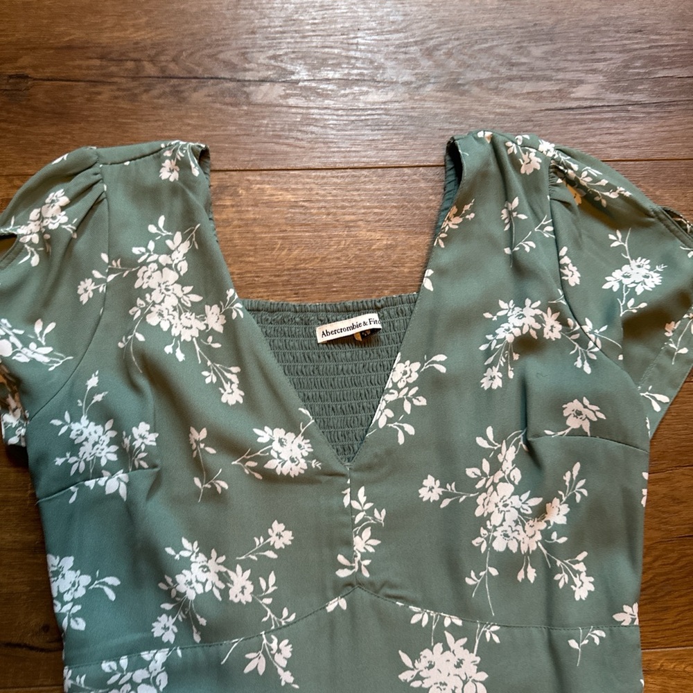 Floral Green Dress - Picture 4 of 9